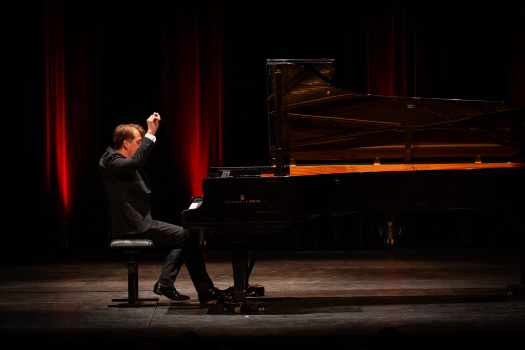 Matthieu Idmtal, Piano, Lachenmann Music