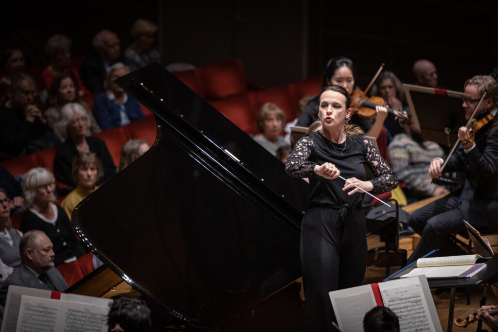 Marie Rosenmir, Dirigentin, Lachenmann Music